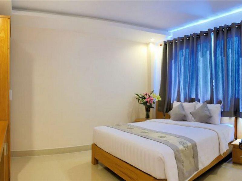 U And Me Hotel Tan Phong Extérieur photo
